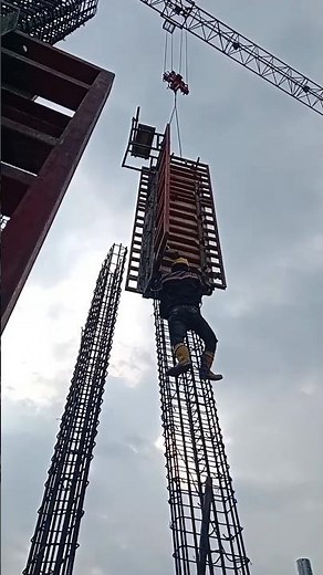 Column Formwork Installation #skylinestructure #construction