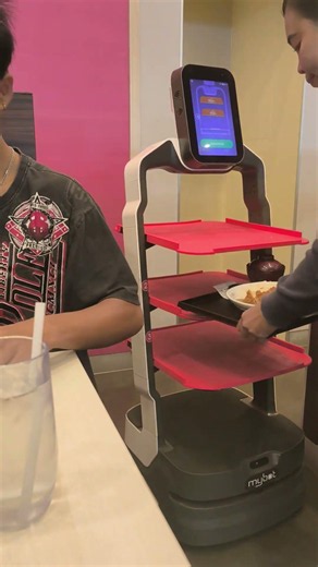 Mybot Robot at Yayoi Restaurant #thailand #robot #japanesefood