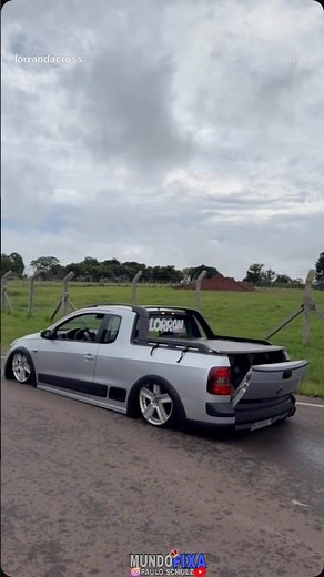 SAVEIRO CROSS REBAIXADA TOCANDO SOM FORTE #carrobaixo #somautomotivosul #saveirocross #automobile