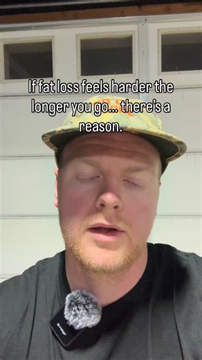 Skyler | Hybrid Dad Coach on Instagram: "Fat loss usually doesn’t fail on day 1. It fails weeks later — when motivation fades but life doesn’t slow down. That’s why I stopped chasing extreme plans and started building habits I could actually keep. Boring works. Repeating works. Starting over doesn’t. #fatlossmindset #sustainablefatloss #busyprofessionals #healthhabits #leandadperformance"