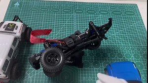 RC Car Work Stand Mat Repair Workstation Aluminum 360 Rotation Height Body Mounts for 1/16 1/18 1/24 SCX24 TRX4M Scale Cars Trucks RC car Display Stand (Blue)