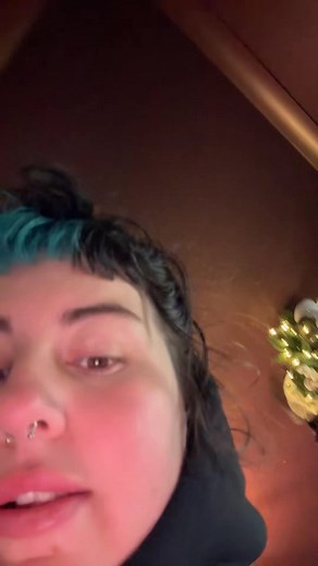 Learned how to make the cutest bow for my Christmas tree | Meme Krunchymuffin