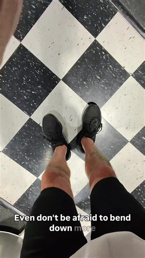 Met Chase at the gym while he was working Lats. Helped him get a better contraction and Connection with his lLats that will Light them on FIRE!!🔥🔥Let’s GET AFTER IT!! Check out the links in my bio to learn more about how to transform your Mind, Body and Soul. Don’t forget to Sign up for My New Monthly Workout Subscription!! 🔥🔥🔥 #strengthtraining #workout #personaltrainer #noexcuses #mindset@W.O.L.F @ᴅᴀɴɴʏ ꜱᴡᴏʟᴇ 🇺🇸💪🏼