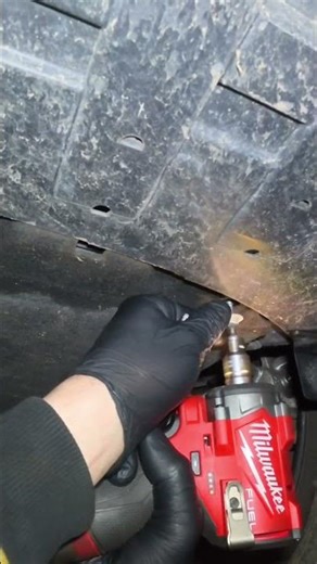 Ford Puma oil & oil filter replacement🔧#pov #oilchange #autorepair #mechanic #workshoplife