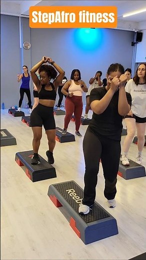 Cardio & FUN avec le cours de Step Afro ! #afrodance #cardiofun #stepperworkout #afrocaribbean
