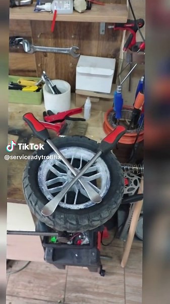 service vulcanizare trotinete electrice Constanța 0762183889 TikTok