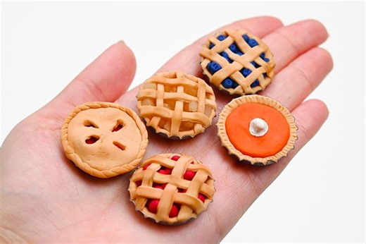 How to Make a Clay Pie | Mini Polymer Clay Pie (So Cute!!)