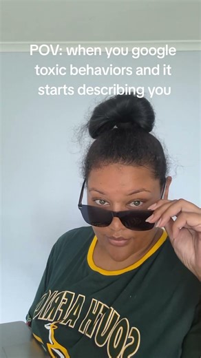 When googling red flags start describing you. #redflag #greenflag #drama #fyppp #comedyreels