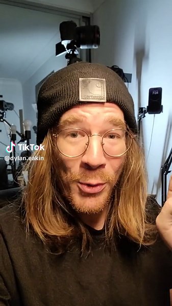 Dylan Eakin (@dylan.eakin) - Creating Photorealistic Drawings with Intricate Details