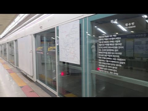 5호선 561편성 광화문역 진입, 승차
