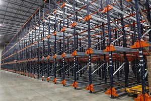 [Hot Item] 1500kg~3000kg (Shuttle Car Load) Flexible Heavy Duty Radio 2D Pallet Shuttle Racking System