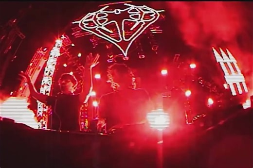 Skrillex and ISOxo B2B Set: An EDM Experience