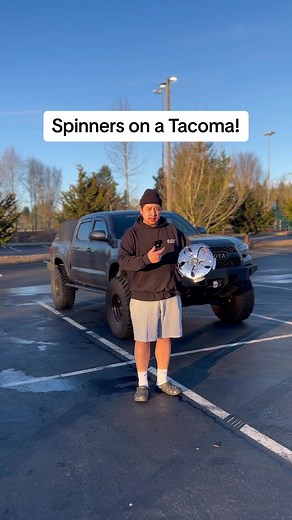 Spinners on Toyota Tacoma Hubcaps