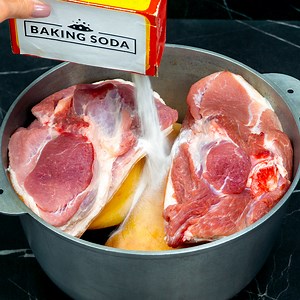 Few people know this secret. Here's how to make the best homemade sausage! Ingredients: pork ham hock: 2 pc water: 4 l (135 pt) salt: 20 g (0.7 oz) black peppercorns: 10 g (0.4 oz) garlic: 15 g (0.5 oz) bay leaves: 4 pc carrot: 2 pc onion: 3 pc sodium bicarbonate: 20 g (0.7 oz) OVER MEDIUM FIRE: 2 H onion: 8 pc OVER MEDIUM FIRE: 2 H red bell pepper: 1 pc garlic: 15 g (0.5 oz) parsley: 30 g (1.1 oz) salt: 7 g (0.2 oz) mustard seeds: 40 g (1.4 oz) chicken broth: 150 ml (5.1 fl oz) | Cookrate