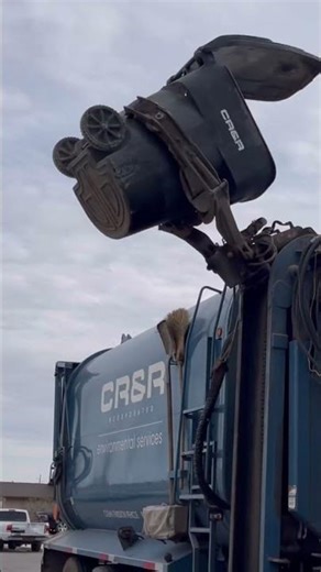 CR&R Garbage Truck Collecting Roto Bin! #garbagecollection #automobile #garbagetruck