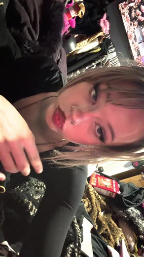 tinkersmela (@benz0bella)’s videos with vamp - Destroy Lonely