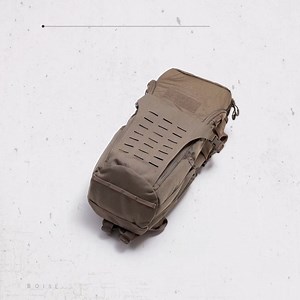 The best day pack under $150. Designed and field tested in the mountains of Idaho, the Bandit has quickly earned a reputation as a rugged, ultra-light day pack with big pack features. ▪️ Great Everyday Carry Pack ▪️ Great for Day Hikes & Hunts ▪️ Great for Treestand Hunts ▪️ Hydration System Compatible ▪️ Volume: 935 Cubic Inches | Eberlestock