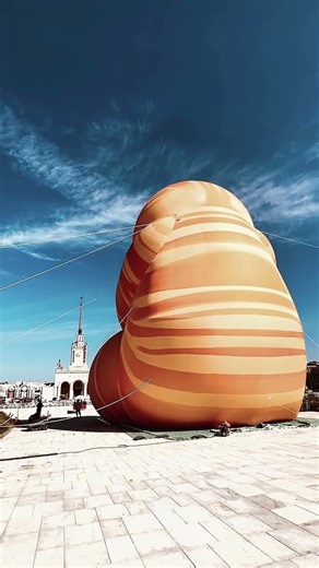 Giant Inflatable Cat Lawn Decor: The Ultimate Photo Op for Backyard Parties 🐱