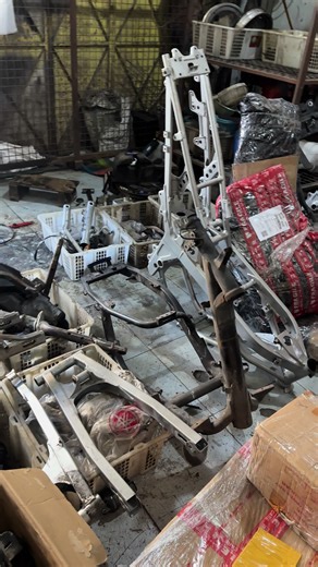 Ini proses cat powder coating. Untuk kebutuhan mesinny, sandblasting, spraybooth, mesin powder coating dan oven. #powdercoating #powdercoat #powdercoatingsolo #otomotif #bisnis