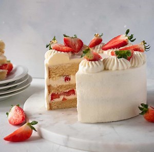 Japanese Strawberry Shortcake Made at Home