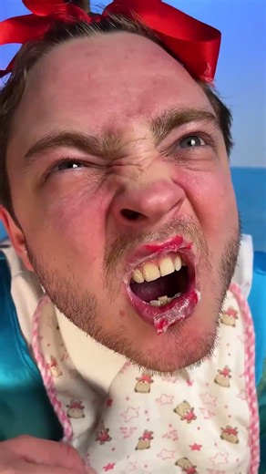 Hilarious Makeup Hack You Need to Try! 💄🤣