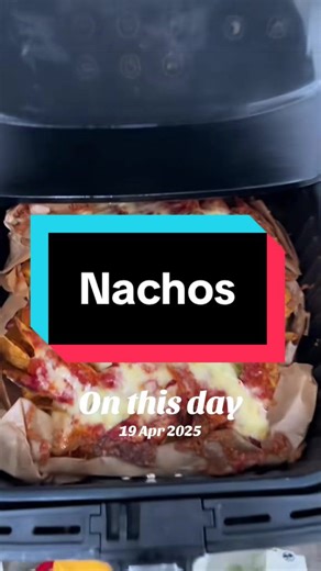 The ultimate nachos. Nice and easy in the air fryer. Put a liner down then load it up #onthisday #nachos #airfryer #foodtok #fyp
