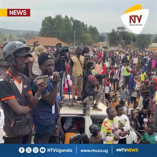UPDATE: NUP presidential candidate Robert Kyagulanyi holds his first rally of the day at Katwe Playgrounds, Mayuge District. He arrived late after security diverted him through remote routes. #NTVNews 📹: Jeff Twesigye | NTV Uganda