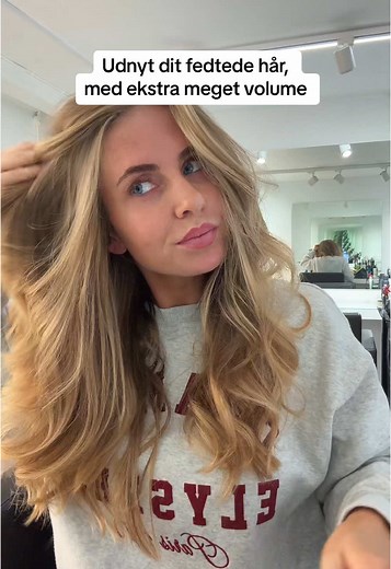 Hvordan man får ekstra volumen i håret med fedtet hår