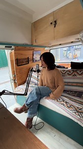 We were not ready for this Open Mic in Paris 😇 Anela stopped by and completely blew us away with her cover of Indila’s “Dernière danse.” Goosebumps guaranteed! Dernière danse – Indila #artist #openmic #van #cover #dernieredanse | lebaladeur.openmic