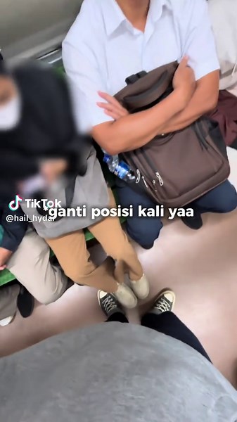 POV Orang Gak Enakan di KRL: Cerita Perjalanan