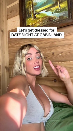 I can’t stop buying tons of cute dresses even though I have nowhere to wear them. One day they’ll make it out of Cabinland 💃🏼 #grwm #tryonhaul #datenight