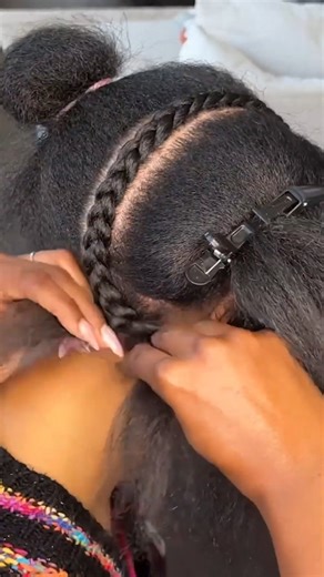 Clip-ins vs. Sew-ins: Which is your go-to hair extension method? 🤔💁‍♀️ Find the clip ins/wefted hair that can be styled just like your own hair on our website (link in bio) 👆🏽 If you are not sure which texture works with your hair, feel free to DM us some pics for suggestions 🥰 . . #betterlength #clipins #kinkycoarse #weftedhair #protectivestyle #protectivestyling | Betterlength