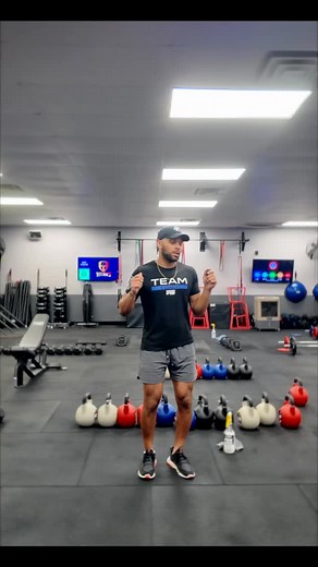 Getting our moves ready for Singles Night this Friday 😂 Come workout, vibe, and maybe meet your match See you there Uptown Phoenix 💙🔥 #F45UptownPhoenix #F45Training #SinglesNight #MeetYourSwolemate #PhoenixFitFam #AZFitness | F45 Training Uptown Phoenix