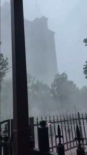 Heavy Rain & Wind Storm 🌧️🌪️