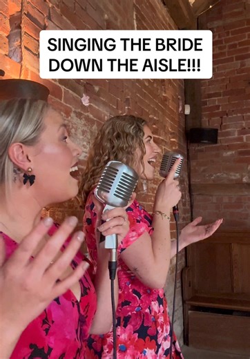 Labyrinth for our first wedding of 2026!😱😱 Jessie’s beautiful bridal entrance last week 🌺 @ayupitsjessie #harmonyweddingduo #weddingduo #bridalentrance #songstowalkdowntheaisleto #labyrinth