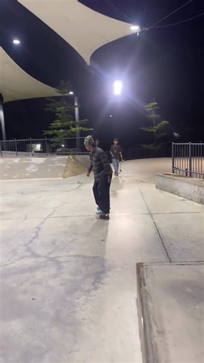 Nollie lightwork @guide.wswsws 📲 @max_sinyalan | DC Shoes