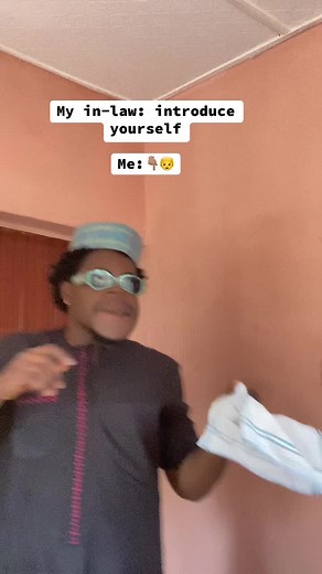 How to Effectively Introduce Yourself: Tips and Tricks