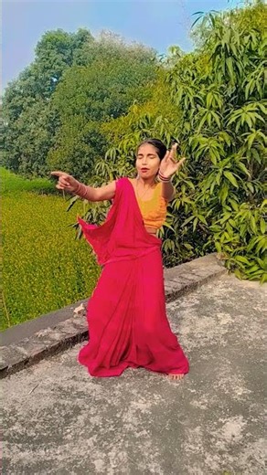 nachaniya ke pyar me bhatar paglail ba #bhojpuri #bhojpurisong #khesari #dance