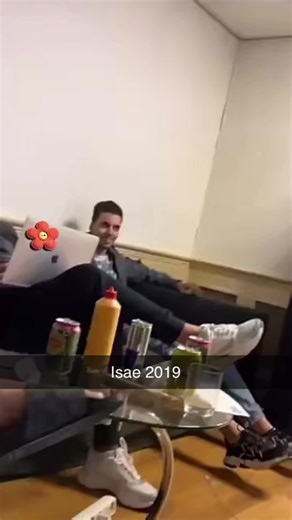 Isae in 2019 😂😂😂 before the fame hit !3 💿#isaeopyoutube #isae #isaevanyoutube #2019 #snap #oud #furdich #fyp