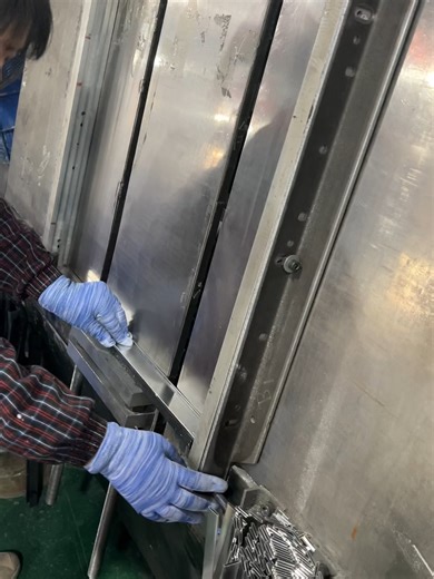 Manual Installation Guide for BMW Radiator Core