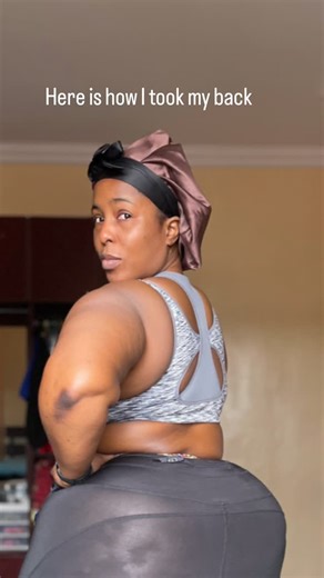 IFY| Plus-Size Fitness Trainer on Instagram: "This is the back workout that helped my “big back” stop screaming in every photo. Back fat, bra bulge, rolls under the sports bra, this one is for you. It works if you’re a beginner, on a weight loss journey, or just want a stronger, defined back. Workout To Reduce Back Fat And Shape Your Back Warm up • 5–7 minutes brisk walk or treadmill • Arm circles, shoulder rolls, light band pulls Main Workout 1. Lat Pulldown • 3 sets x 10–12 reps • Grip just wi