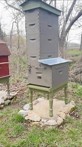 560K views · 4.1K reactions | How to use The Keeper’s Hive #beekeeping #beekeeper #bees #beehive #keepershive | Bowser Bee | Facebook