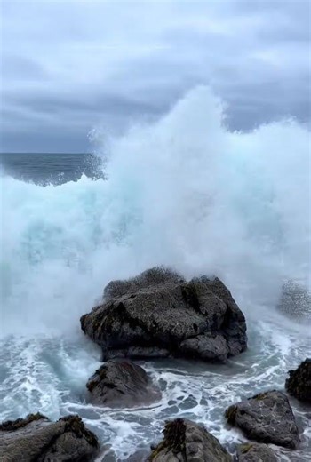 Nature is Powerful! Watch This Wave