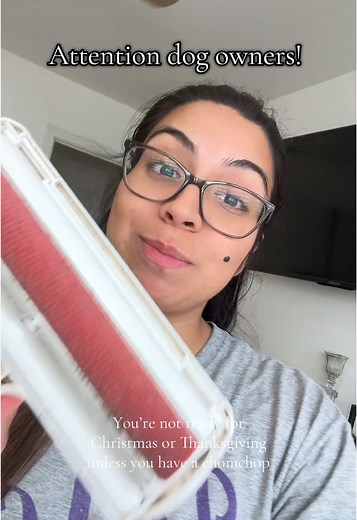 This chomp chomp roller is an absolute MUST for all pet owners who’s pets cant stop shedding #chompchomp #chompchomproller #chompchompbrush #petcleaner #petproducts #tiktokshopblackfriday #tiktokshopcybermonday #spotlightfinds #giftsforher #giftsforhim #giftsforpetlover