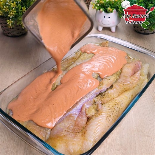 This is the secret to such a delicious Fish in Sauce! Easy recipe you won't want to miss! | Top recipe is here