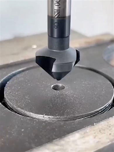 Different fittings messing with your workflow? Convert with confidence using our PCL Male to EURO Female Adapter — seamless connection, no more mismatched hoses. DIY made smarter. #Dapetz #UK #DIY #AirTools #QuickConnect #WorkshopHacks #AdapterFix