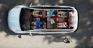 No need to compromise with comfortable seating for up to eight and plenty of cargo room. | Chrysler