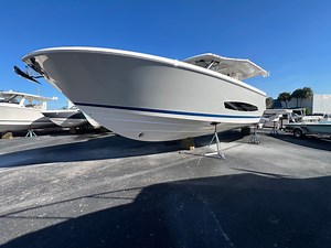 New 2026 Regal 43 SAV, 34104 Naples - Boat Trader