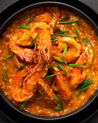 173K views · 7.9K reactions | How to make Singapore’s famous chilli prawns!... (You can also use 呂呂 for this recipe as well!)珞 Get the recipe: https://www.marionskitchen.com/singapore-style-chilli-prawns/ | Marion Grasby | Facebook