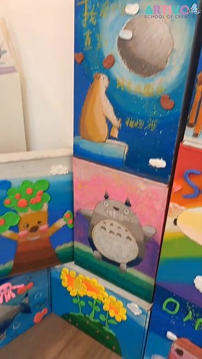 📘 [Reading Day · Book Cover Design Activity] 🎨 Reading helps children see the world, and designing empowers them to create their own world 🌍✨ Through this activity, the children not only learned drawing and design skills, but also learned to— 📖 respect words, 🎨 love creating, 💭 and express themselves bravely. Let’s give their wonderful creations a big round of applause! 👏👏 📘【读书日 · 书本封面设计活动】🎨 阅读让孩子看见世界， 而设计让孩子创造世界 🌍✨ 通过这次活动，孩子们不仅学习绘画与设计技巧， 更学会了—— 📖 尊重文字、 🎨 热爱创作、 💭 勇于表达。 一起为他们的精彩作品鼓掌